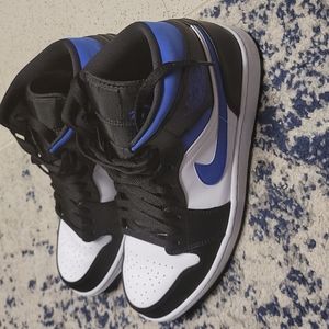 Blue Jordan 1 Mid